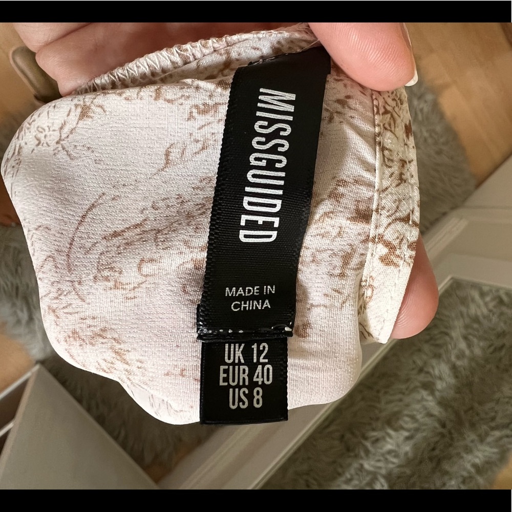 NEW Missguided White Porcelain Cut Out Front Mini Dress - Picture 3 of 5